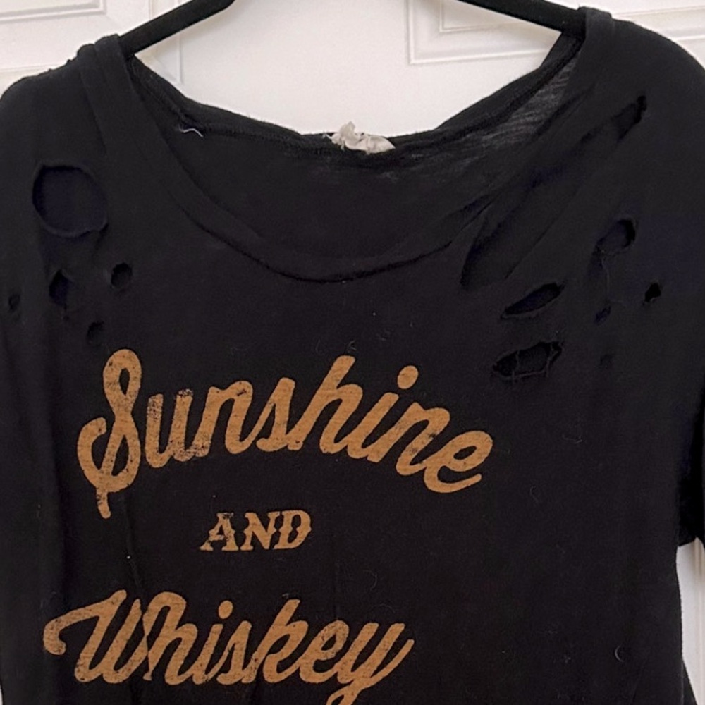 Sunshine & whiskey distressed boutique shirt - Picture 2 of 2